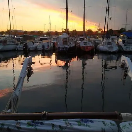 Precioso Barco En Barcelona * Badalona