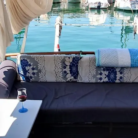 Precioso Barco En Barcelona Bateau-hôtel *