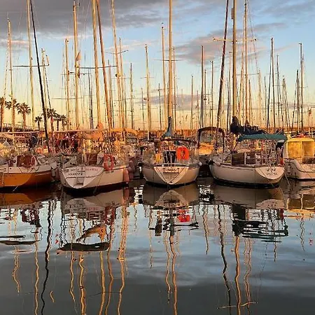 Precioso Barco En Barcelona *